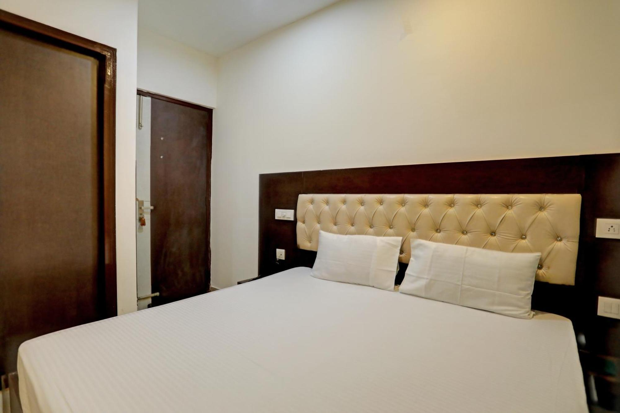 Oyo Hotel The Red Hut Chandīgarh المظهر الخارجي الصورة