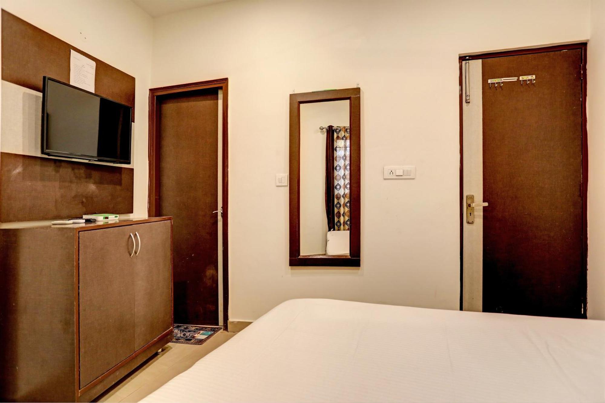 Oyo Hotel The Red Hut Chandīgarh المظهر الخارجي الصورة