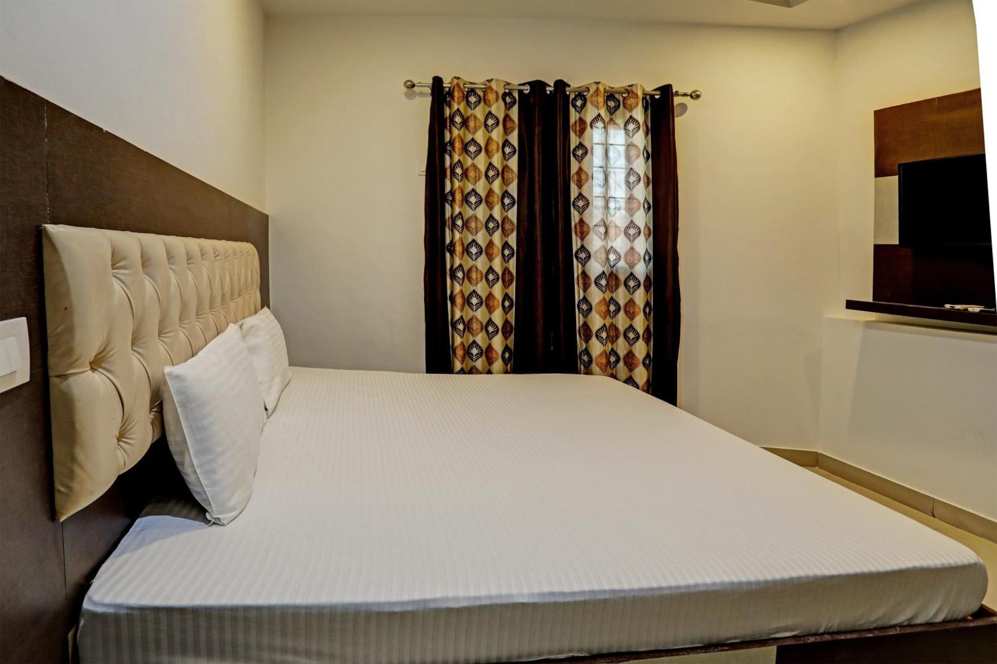 Oyo Hotel The Red Hut Chandīgarh المظهر الخارجي الصورة