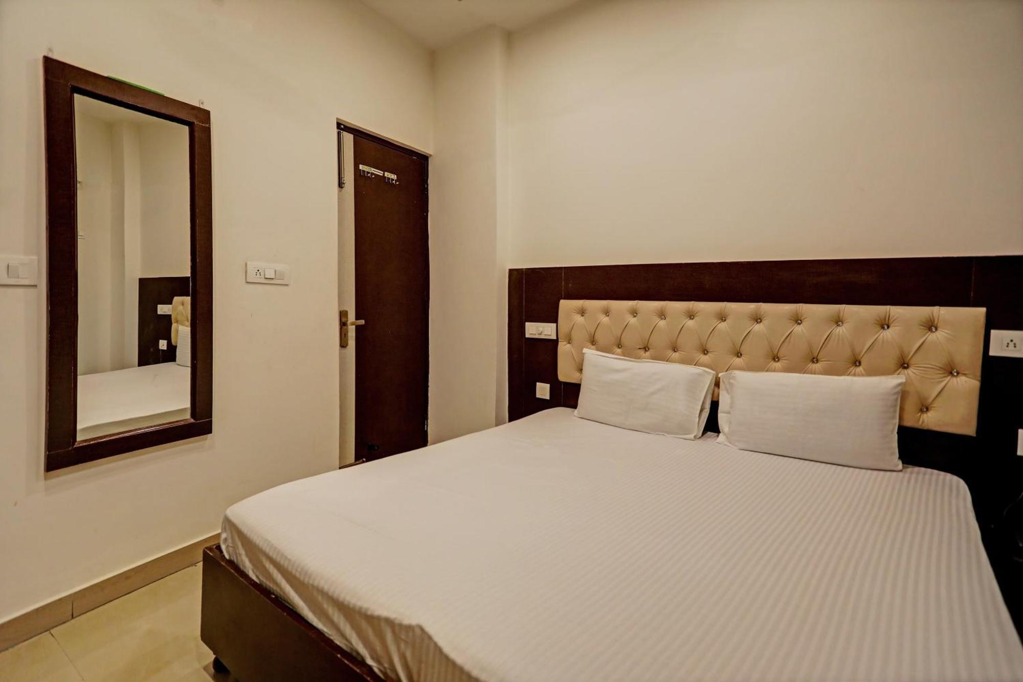 Oyo Hotel The Red Hut Chandīgarh المظهر الخارجي الصورة